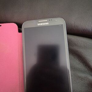 Samsung Black Note 2 Smartphone with Pink Case Used In Good Working Condition